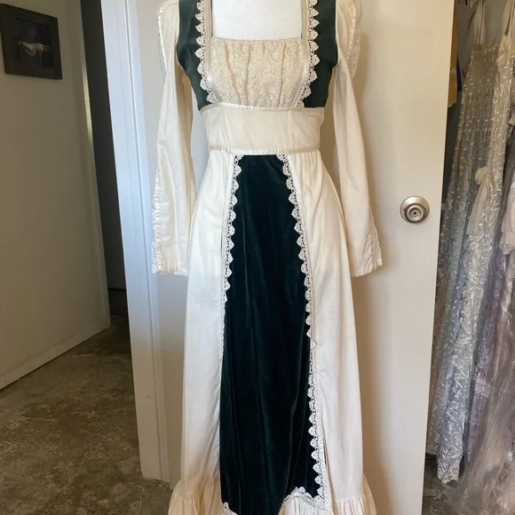 Gunne Sax Dresses | Genuine 70s Gunne Sax Prarie Renaissance Dress, Size Small | Color: Green/White | Size: 2 | Elonapeppercorn's Closet